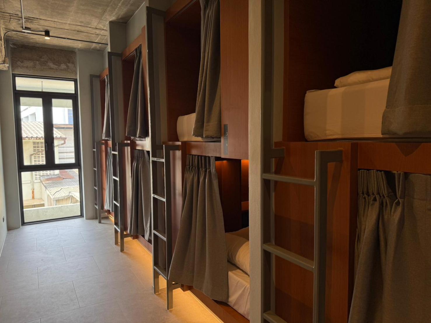 Deluxe 8-Beds Mixed Dormitory