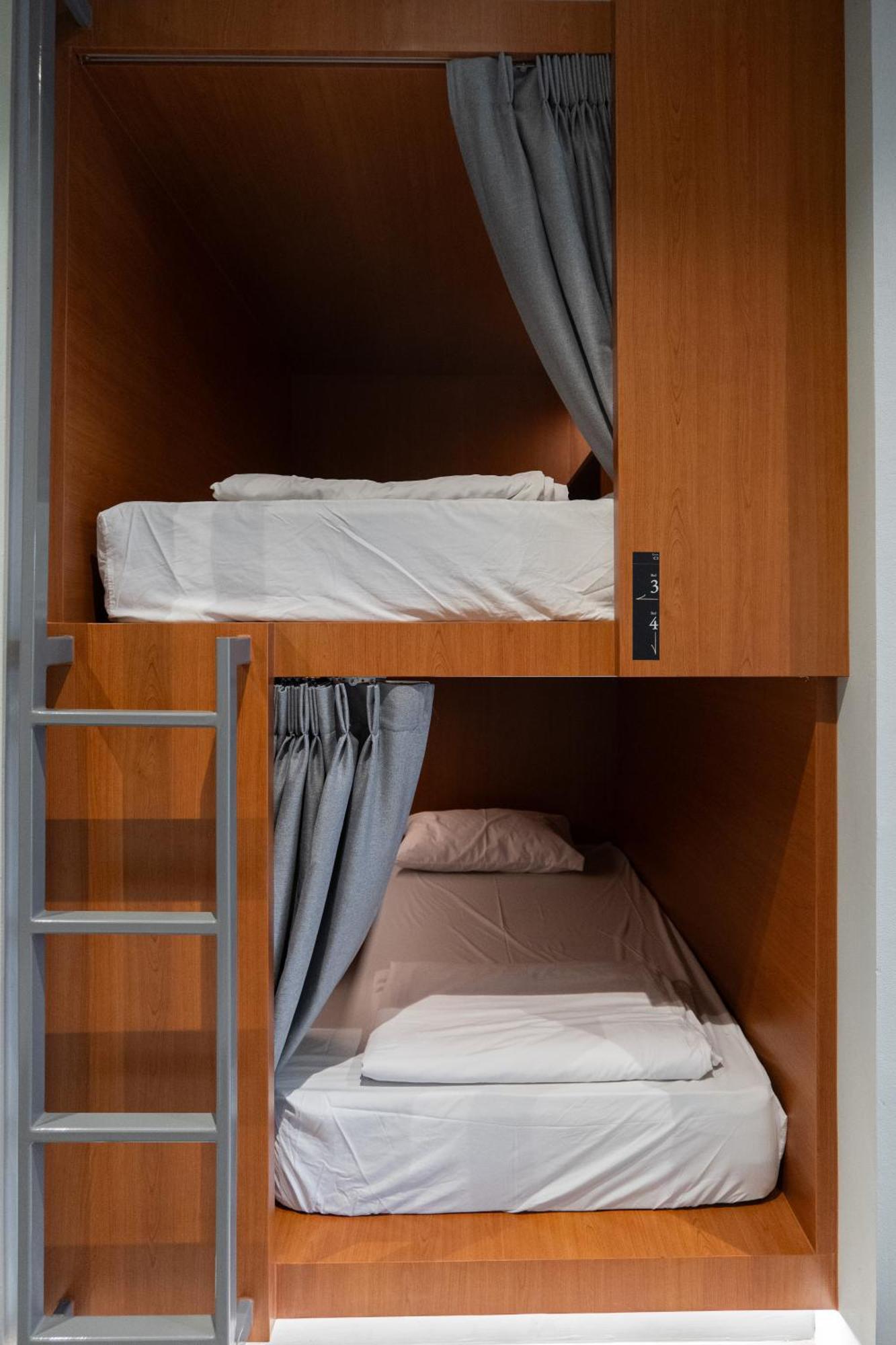 Deluxe 8-Beds Mixed Dormitory